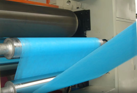 चीन SSS पीपी गैर बुना कपड़ा बनाने की मशीन, चिकित्सा उत्पाद के लिए टिकाऊ गैर बुना मशीन आपूर्तिकर्ता